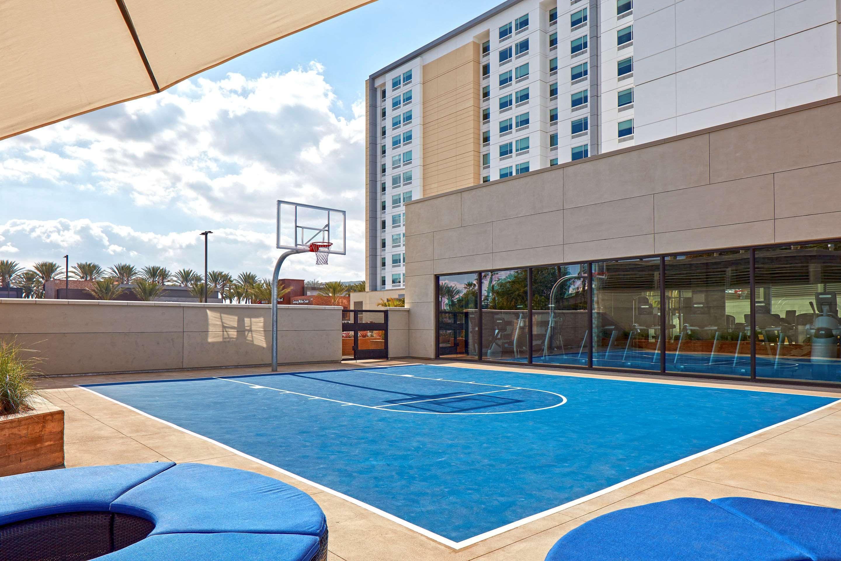 Cambria Hotel & Suites Anaheim Resort Area Exterior photo
