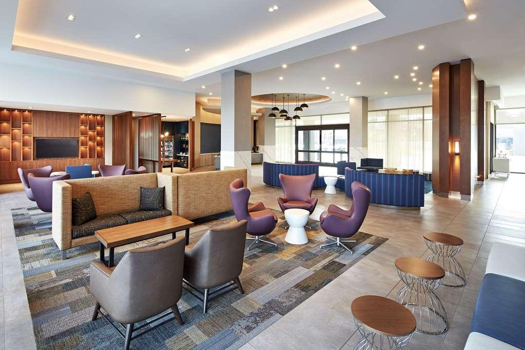 Cambria Hotel & Suites Anaheim Resort Area Interior photo
