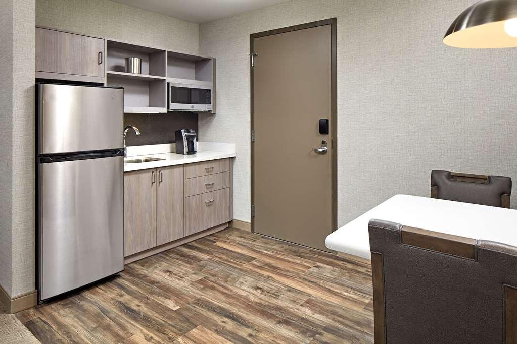Cambria Hotel & Suites Anaheim Resort Area Room photo