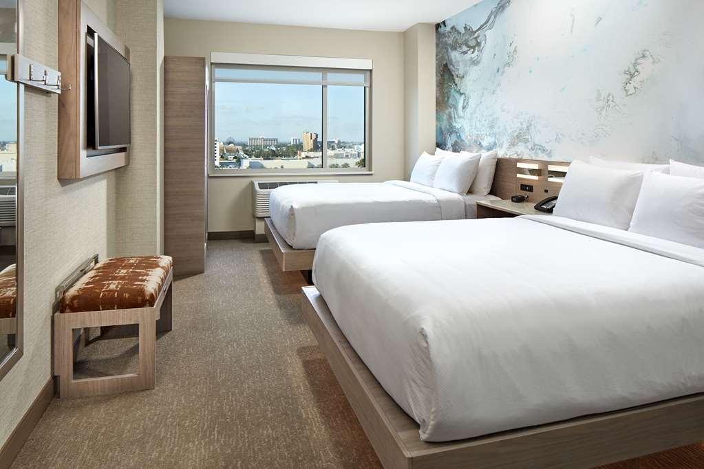 Cambria Hotel & Suites Anaheim Resort Area Room photo